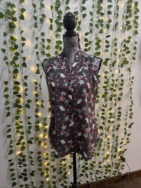 Floral Mock-Neck Sleeveless Top - Black and Red